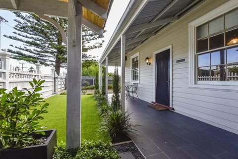 Railway Cottage In Beachport - Accommodation 4U 11