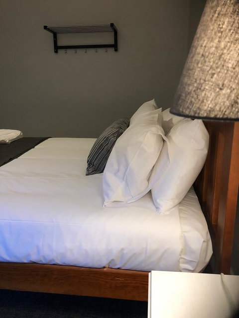 Cornwall Hotel - Accommodation 4U 9