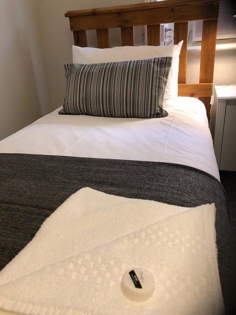 Cornwall Hotel - Accommodation 4U 11