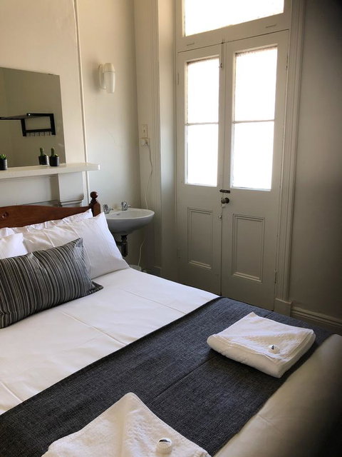 Cornwall Hotel - Accommodation 4U 7