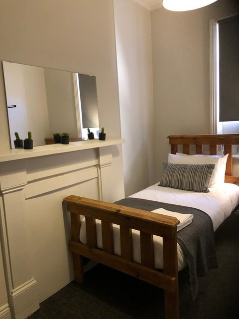 Cornwall Hotel - Accommodation 4U 15