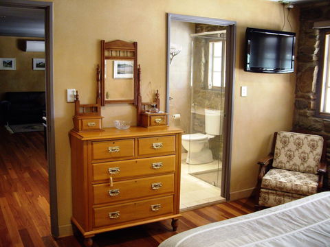 1860 Wine Country Cottages - Accommodation 4U 15