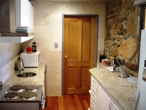 1860 Wine Country Cottages - Accommodation 4U 13
