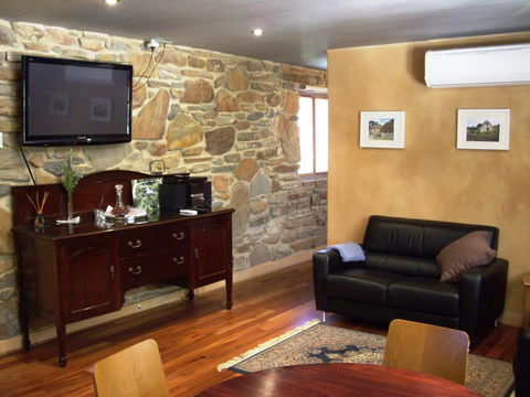 1860 Wine Country Cottages - Accommodation 4U 12