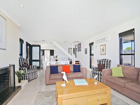 Pearl By The Sea - Accommodation 4U 5