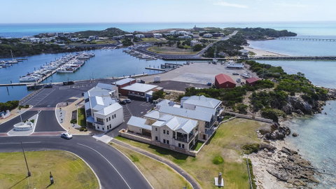 Robe Marina Accommodation - Accommodation 4U 0
