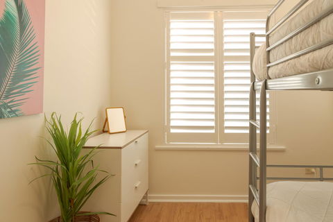 Henley Beach South, Amazing Views, Huge Private Balcony! - Accommodation 4U 7
