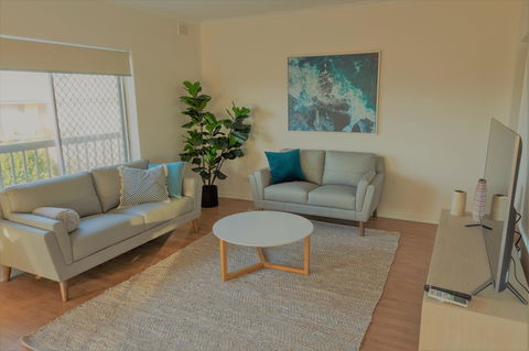 Henley Beach South, Amazing Views, Huge Private Balcony! - Accommodation 4U 18