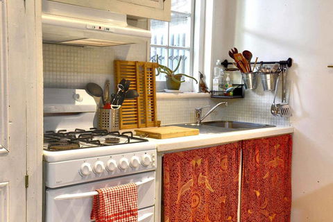 The Lotus Eater - Accommodation 4U 17