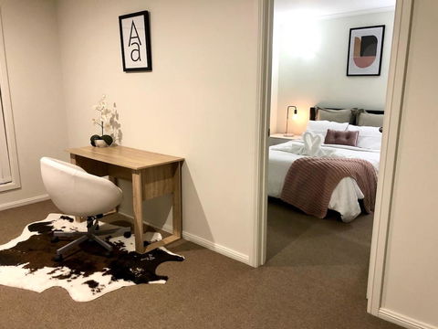 MODERN SPACIOUS 3 BR HOME - NEAR BEACH & AIRPORT - Accommodation 4U 5