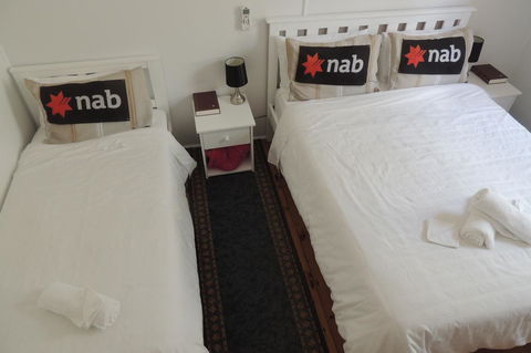 Wozza's B&B - Accommodation 4U 14