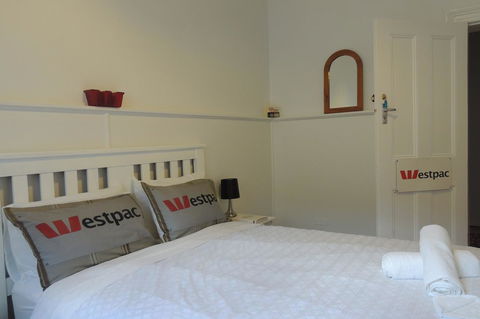 Wozza's B&B - Accommodation 4U 36
