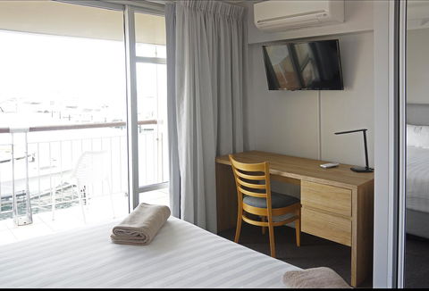 Oceanside 23 - Accommodation 4U 10
