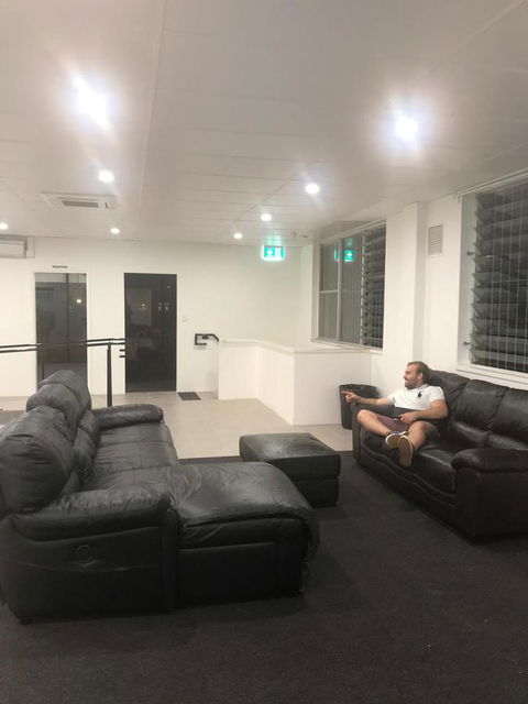 Perth City Backpackers Hostel - Note - Valid Passport Required To Check In - Accommodation 4U 12