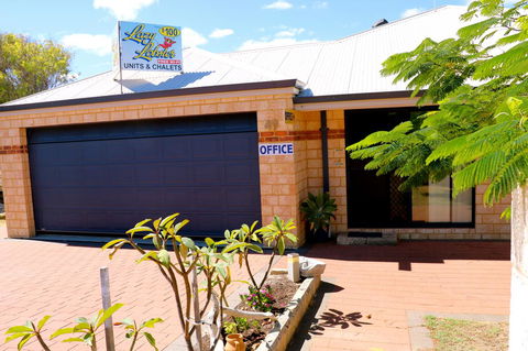 Lazy Lobster Holiday Units & Chalets - Accommodation 4U 17