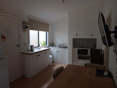 Lazy Lobster Holiday Units & Chalets - Accommodation 4U 16