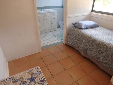 Lazy Lobster Holiday Units & Chalets - Accommodation 4U 12
