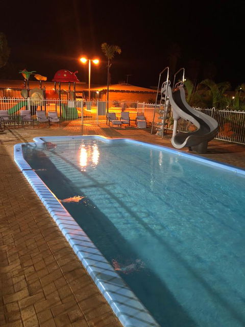 Carnarvon Motel - Accommodation 4U 11