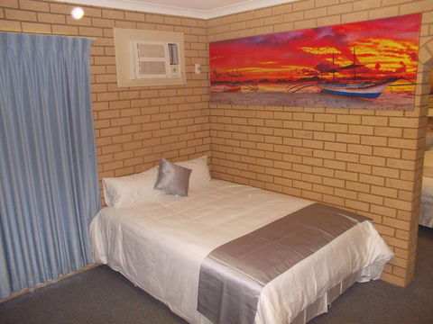 Carnarvon Motel - Accommodation 4U 35