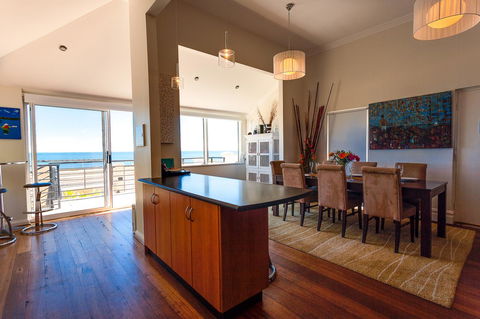 Cottesloe Beach House I - Accommodation 4U 12