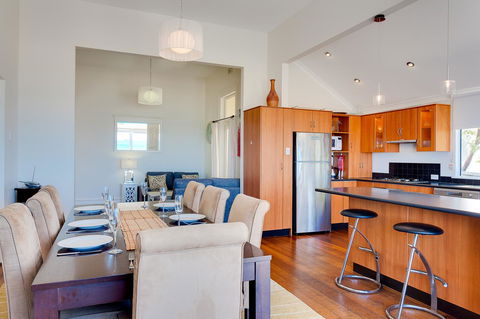 Cottesloe Beach House I - Accommodation 4U 19