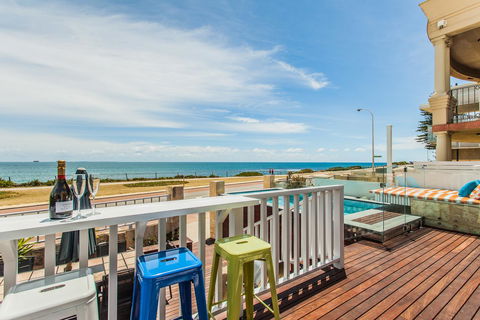 Cottesloe Beach House I - Accommodation 4U 11