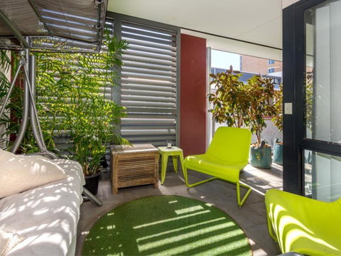 Home Apartment - Perth City Centre - Free WiFi - Accommodation 4U 2