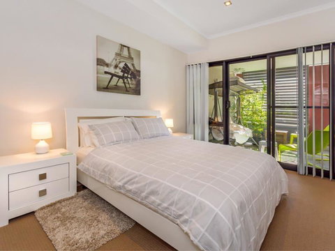 Home Apartment - Perth City Centre - Free WiFi - Accommodation 4U 5