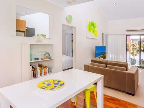 Home Apartment - Perth City Centre - Free WiFi - Accommodation 4U 6