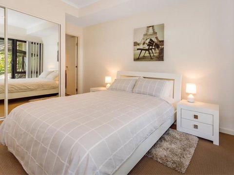 Home Apartment - Perth City Centre - Free WiFi - Accommodation 4U 8
