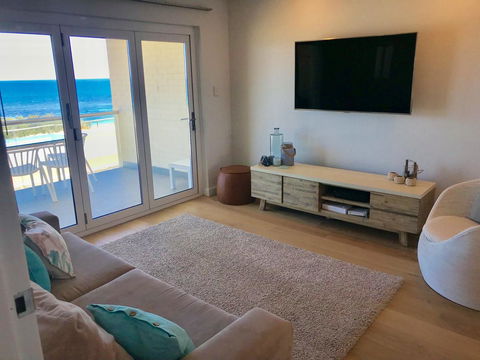 Cottesloe Beachfront Ocean View Apartment - Accommodation 4U 6