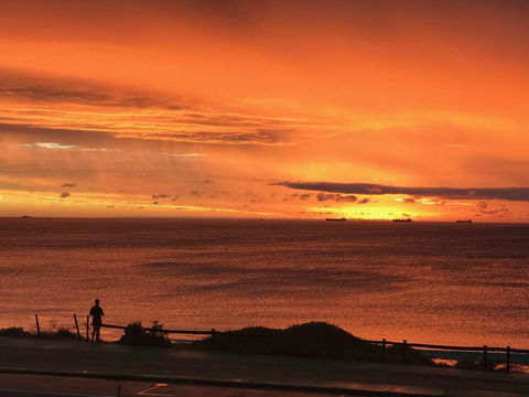 Cottesloe Beachfront Ocean View Apartment - Accommodation 4U 14