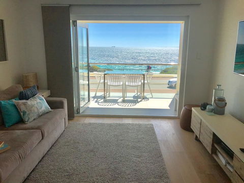 Cottesloe Beachfront Ocean View Apartment - Accommodation 4U 0