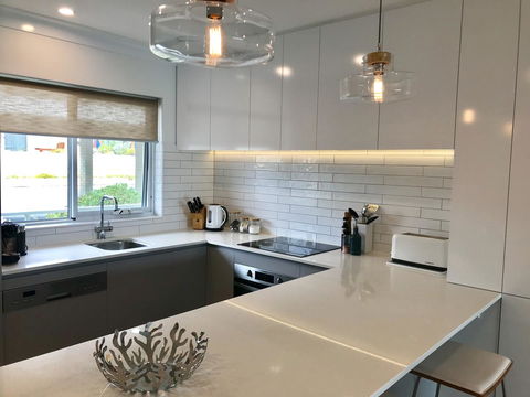 Cottesloe Beachfront Ocean View Apartment - Accommodation 4U 12
