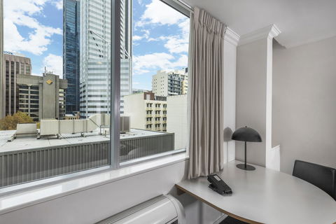 Oaks Perth Hotel - Accommodation 4U 13