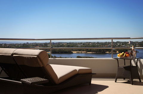 Residence On Langley Park - Accommodation 4U 19
