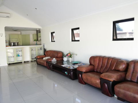 Perth Lake Side Lodge - Accommodation 4U 14