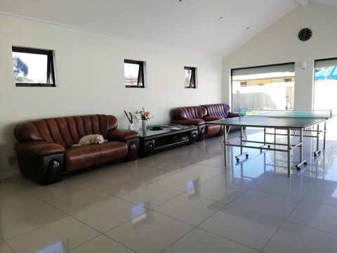 Perth Lake Side Lodge - Accommodation 4U 15