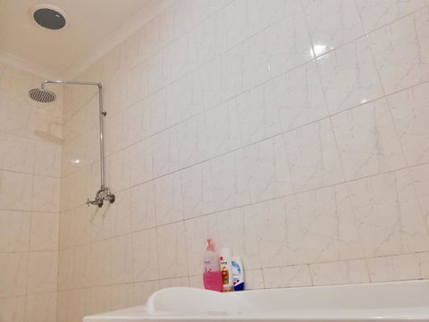 Perth Lake Side Lodge - Accommodation 4U 12