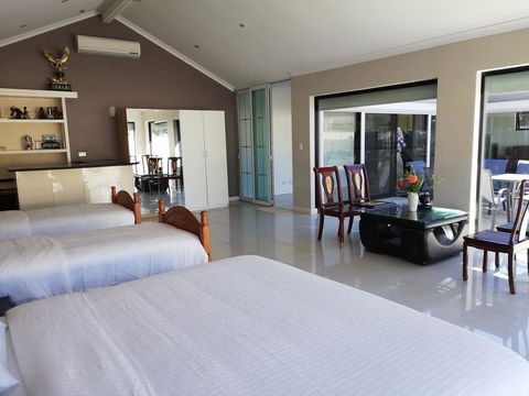 Perth Lake Side Lodge - Accommodation 4U 10