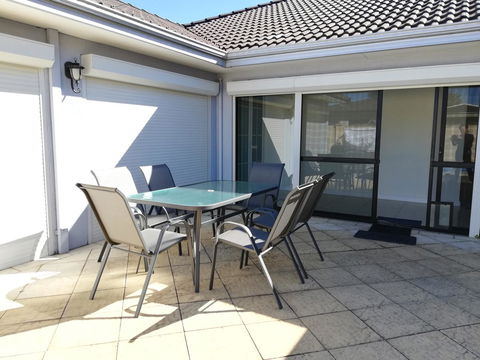 Perth Lake Side Lodge - Accommodation 4U 20