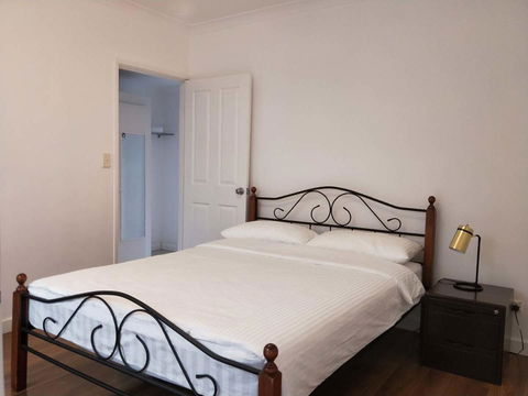 Perth Lake Side Lodge - Accommodation 4U 8