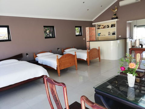 Perth Lake Side Lodge - Accommodation 4U 11