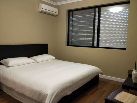 Perth Lake Side Lodge - Accommodation 4U 3