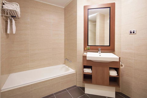 Quality Hotel Ambassador Perth - Accommodation 4U 7