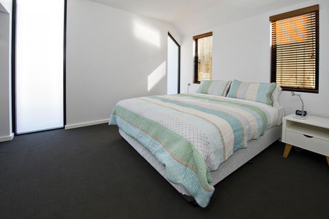 Margaret River Bungalow-1-street - Pet Friendly - Accommodation 4U 7