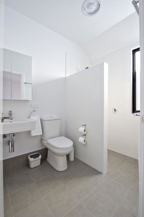 Margaret River Bungalow-1-street - Pet Friendly - Accommodation 4U 12