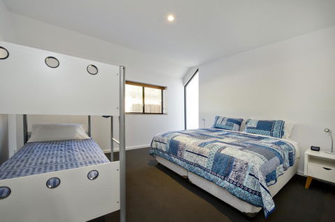 Margaret River Bungalow-1-street - Pet Friendly - Accommodation 4U 4