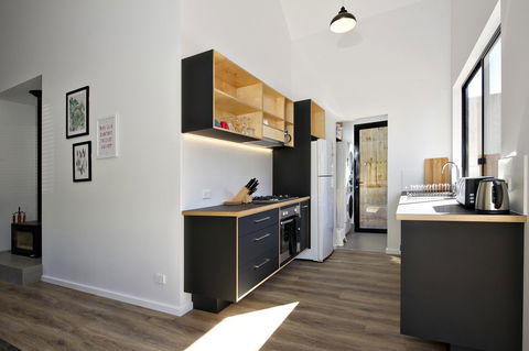 Margaret River Bungalow-1-street - Pet Friendly - Accommodation 4U 8
