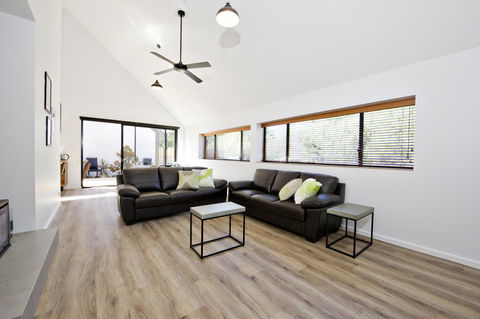Margaret River Bungalow-1-street - Pet Friendly - Accommodation 4U 11